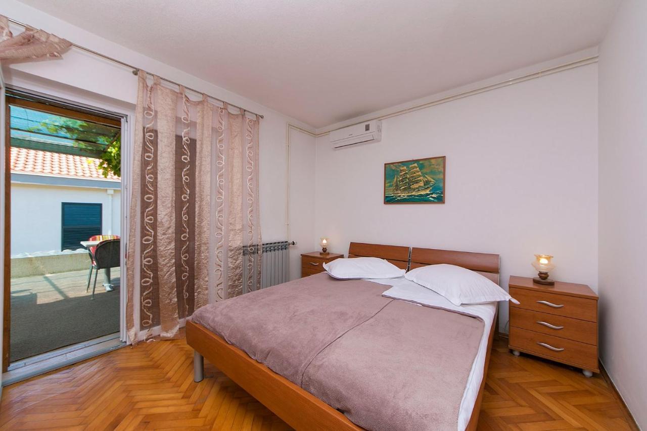 Apartments By The Sea Brela, Makarska - 20778 المظهر الخارجي الصورة