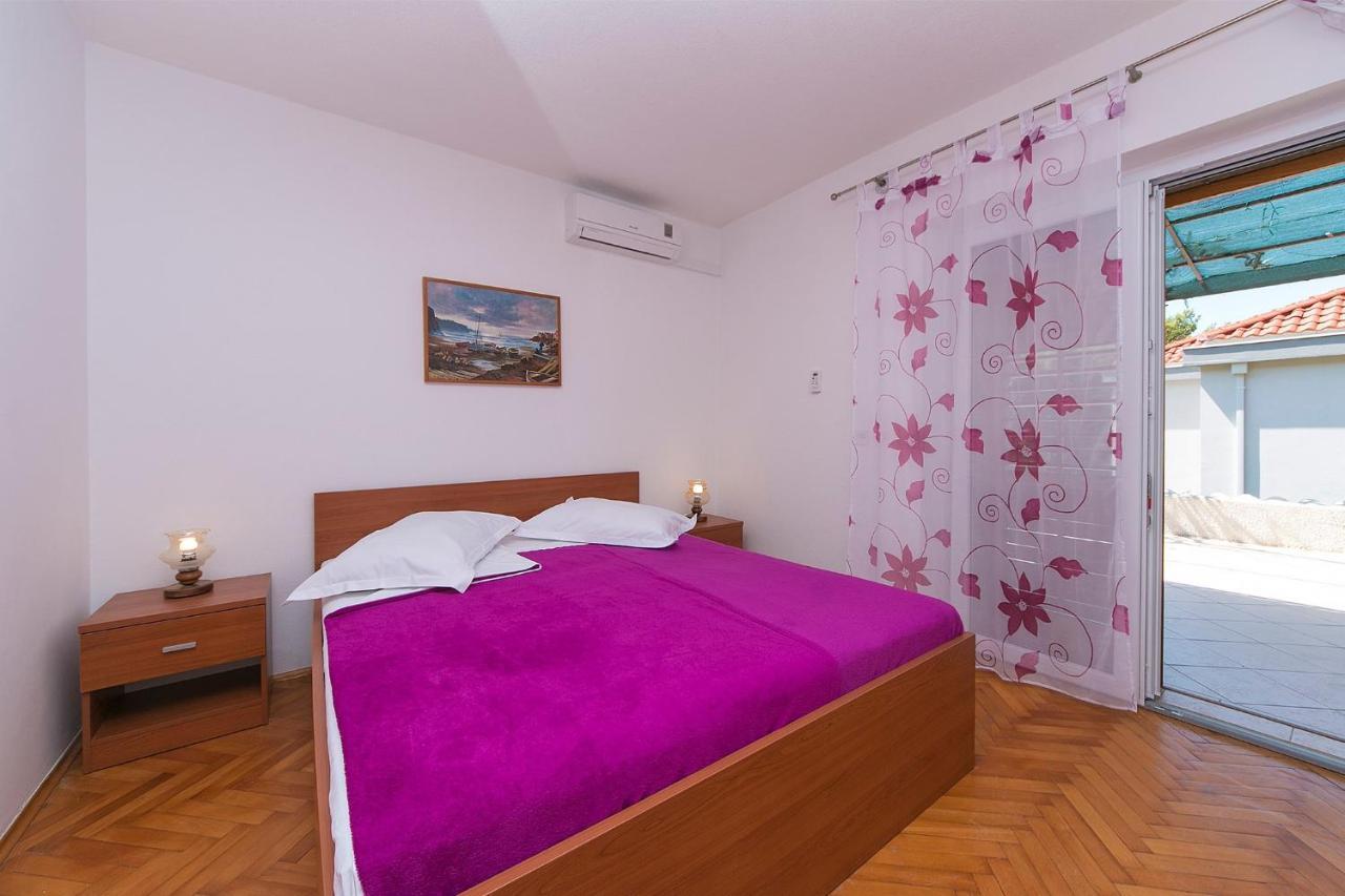 Apartments By The Sea Brela, Makarska - 20778 المظهر الخارجي الصورة