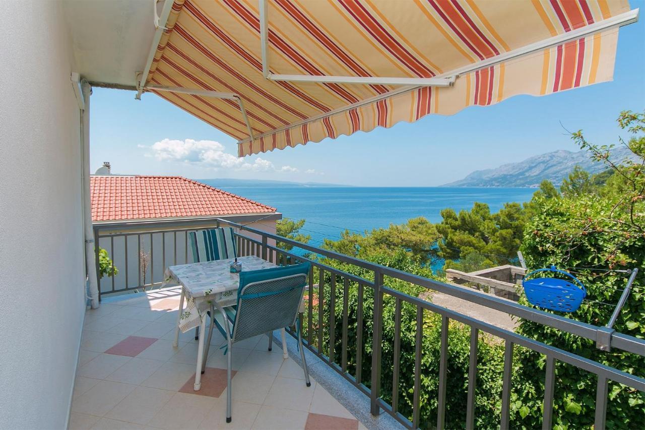 Apartments By The Sea Brela, Makarska - 20778 المظهر الخارجي الصورة