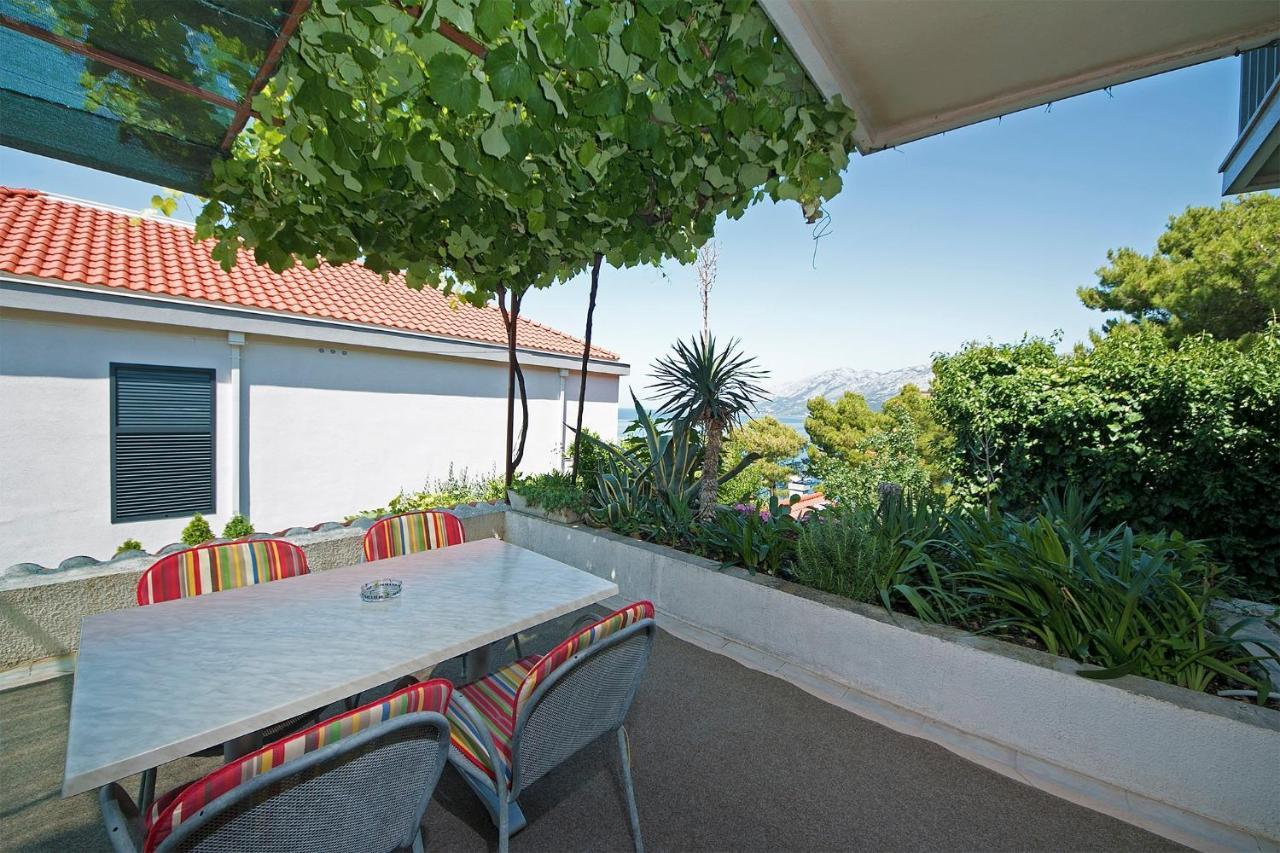 Apartments By The Sea Brela, Makarska - 20778 المظهر الخارجي الصورة