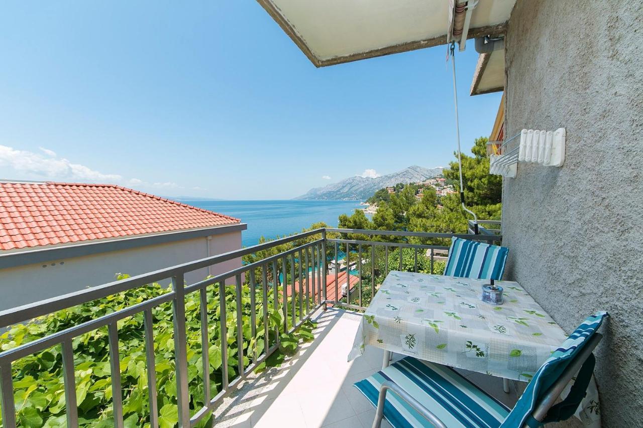 Apartments By The Sea Brela, Makarska - 20778 المظهر الخارجي الصورة