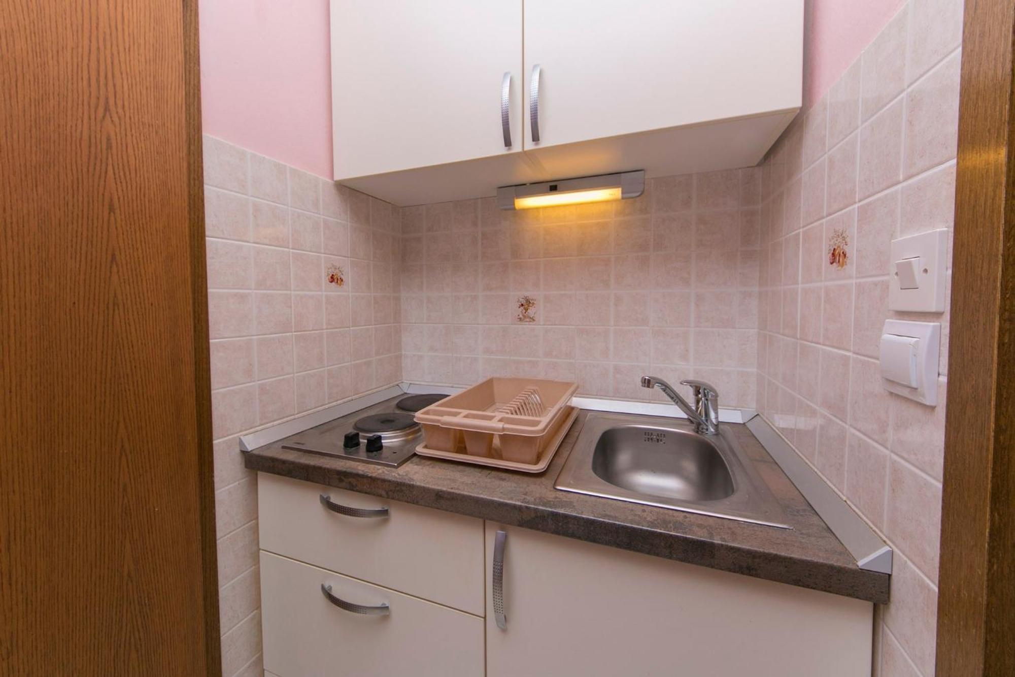 Apartments By The Sea Brela, Makarska - 20778 الغرفة الصورة
