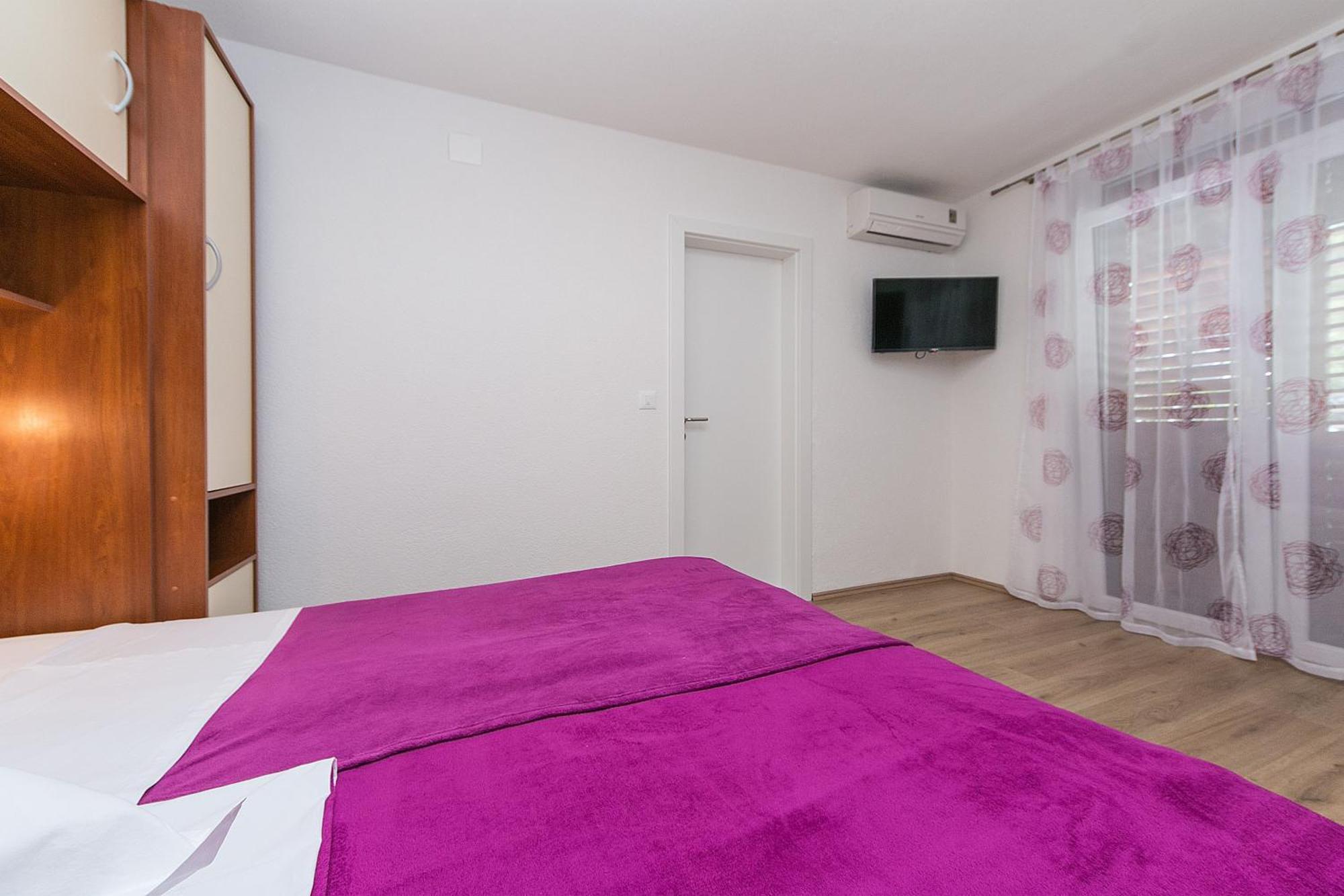 Apartments By The Sea Brela, Makarska - 20778 الغرفة الصورة