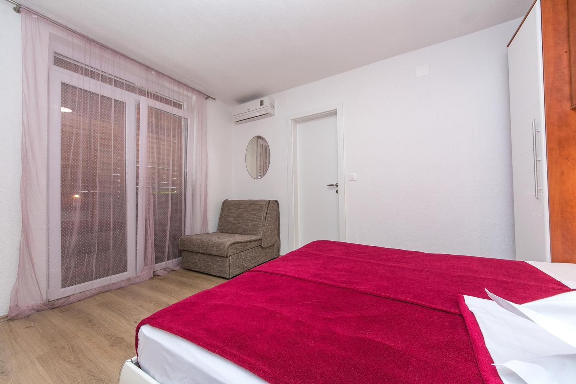 Apartments By The Sea Brela, Makarska - 20778 الغرفة الصورة